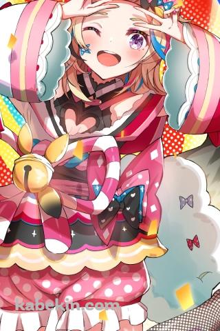 笑顔でダブルピースをする尾丸ポルカ / ホロライブ / バーチャルYouTuber / VtuberのAndroidの壁紙(320px x 480px) スマホ用