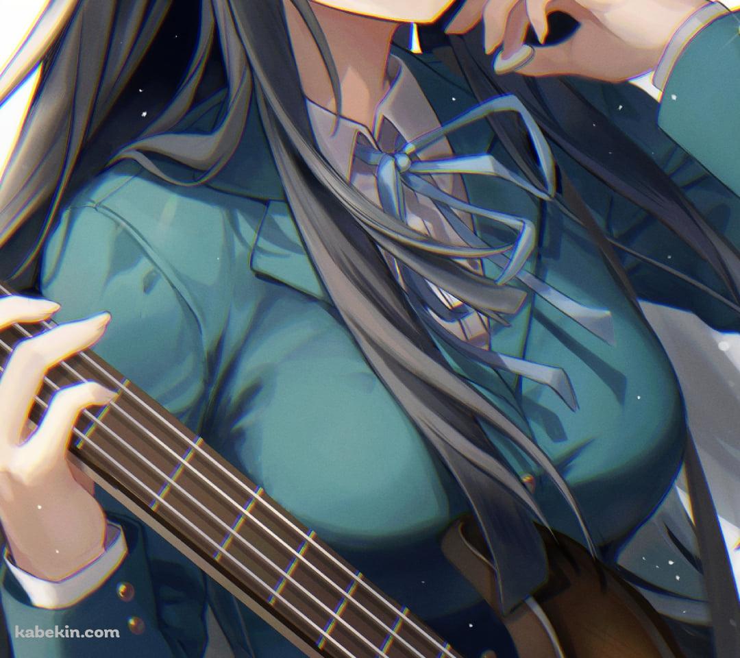 茶色いベースを持つ綺麗な秋山澪 / 左利き / けいおん!のAndroidの壁紙(1080px x 960px) スマホ用