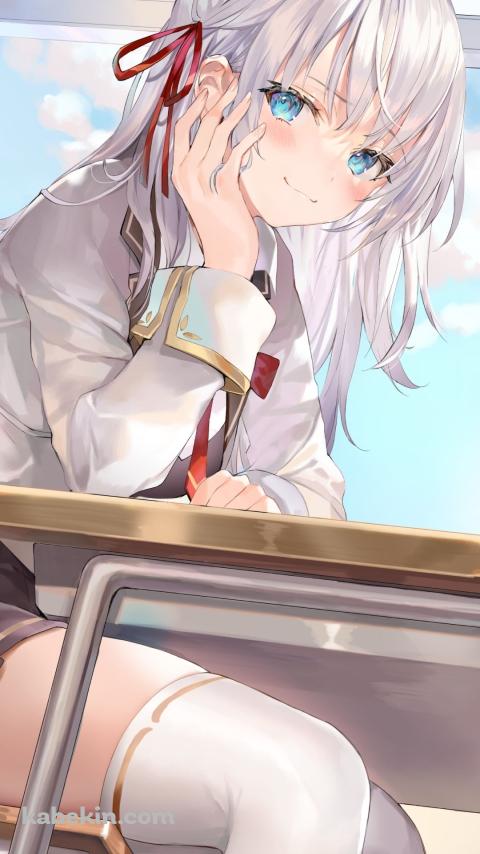 学校の窓際で肘をつきこちらを見るアリサ・ミハイロヴナ・九条 / alisa mikhailovna kujou / ロシデレ / 時々ボソッとロシア語でデレる隣のアーリャさんのAndroidの壁紙(480px x 854px) スマホ用