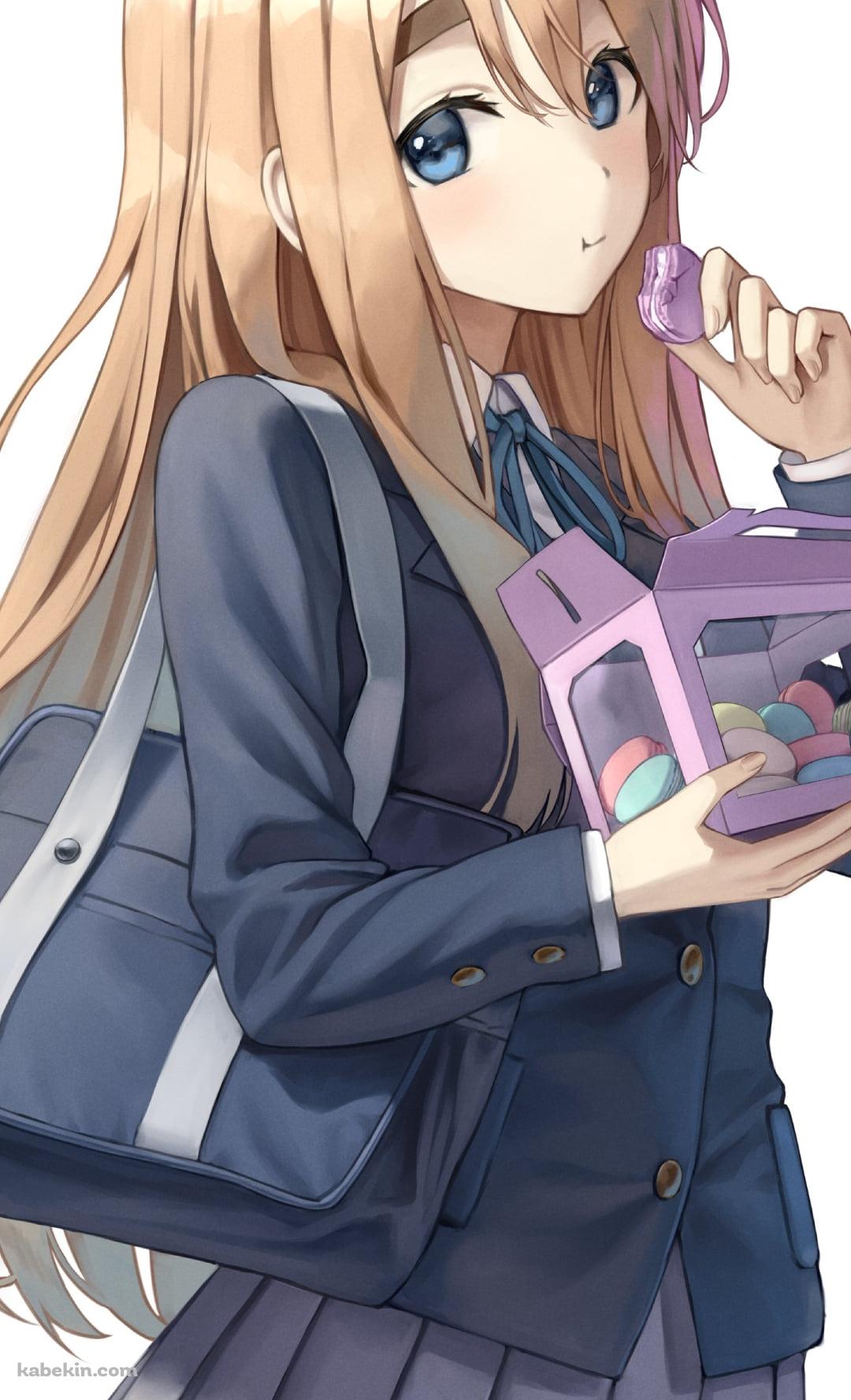 カラフルなマカロンを食べる制服姿の可愛い琴吹紬(ことぶき つむぎ) / けいおん!のAndroidの壁紙(1080px x 1776px) スマホ用