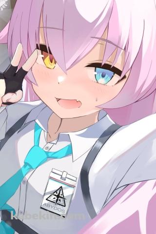 セルフィーを撮る小鳥遊ホシノ / ブルアカ / ブルーアーカイブのAndroidの壁紙(320px x 480px) スマホ用