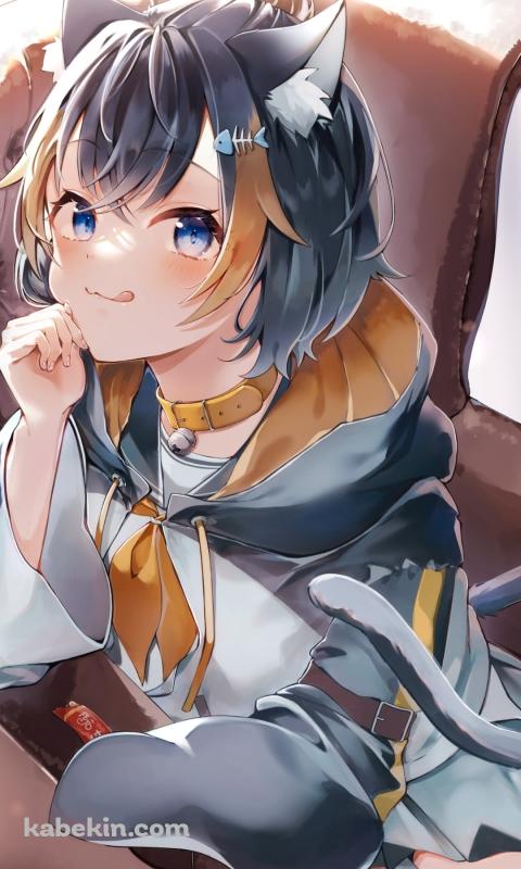 茶色い椅子に座って微笑む可愛いペトラ・グリン / にじさんじ / バーチャルYouTuber / VtuberのAndroidの壁紙(480px x 800px) スマホ用