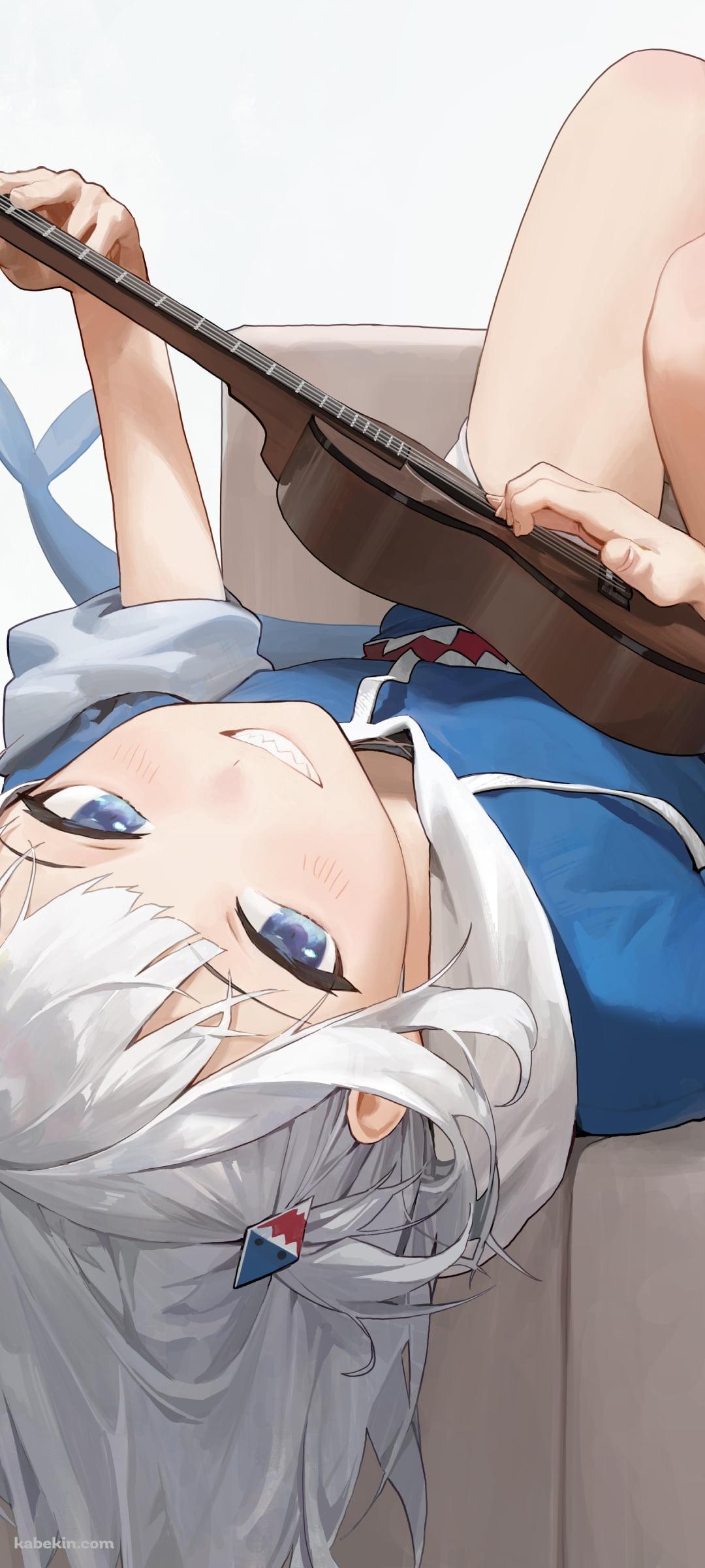 寝ながらウクレレを弾くがうる・ぐら / 可愛い / ホロライブ / バーチャルYouTuber / VtuberのAndroidの壁紙(1080px x 2400px) スマホ用
