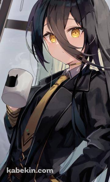 猫のイラストがプリントされたマグカップで珈琲を飲むマンハッタンカフェ / ウマ娘プリティーダービーのAndroidの壁紙(360px x 592px) スマホ用