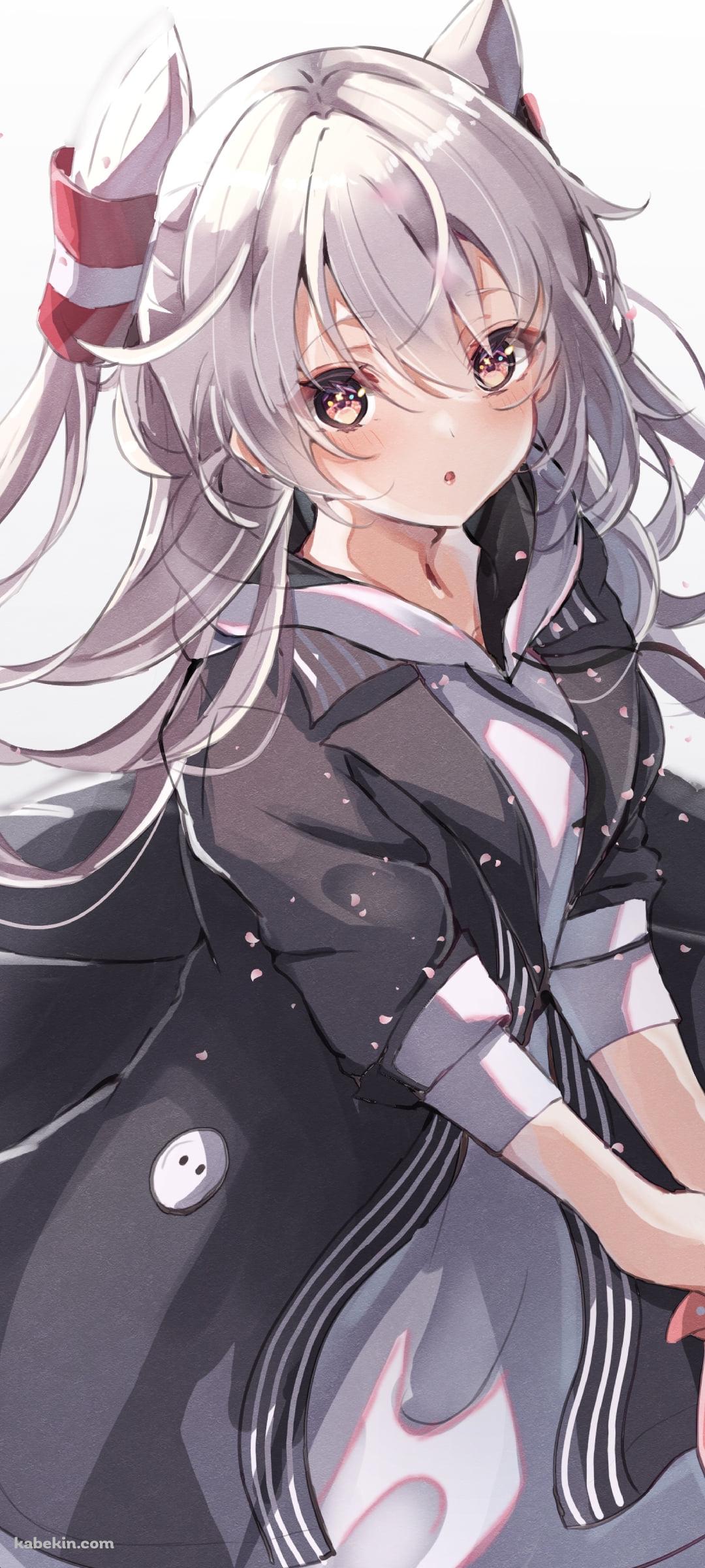 ピンクの花びらが舞う中でこちらを見つめる可愛い天津風（あまつかぜ） / 艦隊これくしょんのAndroidの壁紙(1080px x 2400px) スマホ用