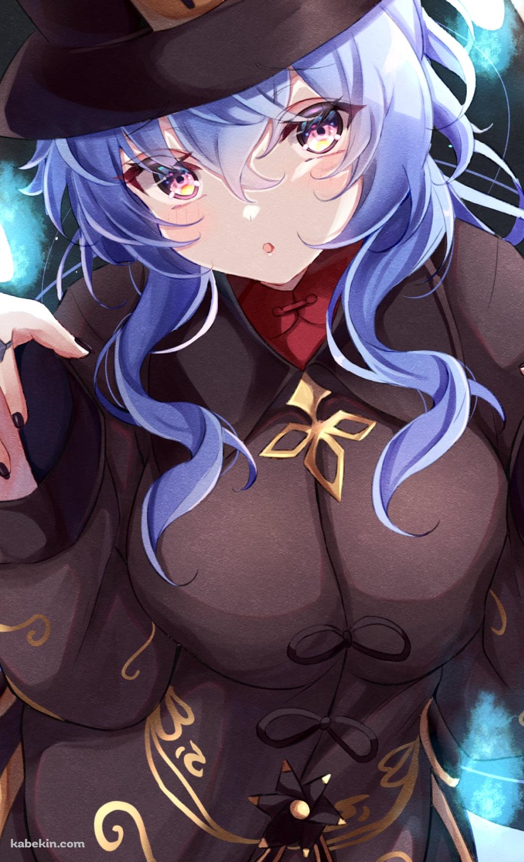 胡桃の衣装を着て両手でポーズをとる可愛い甘雨 / 怒っているお化け / 笑っているお化け / 原神のAndroidの壁紙(1080px x 1776px) スマホ用
