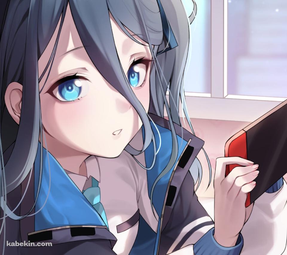 ベッドに寝ながらゲームをする天童アリス / ブルアカ / ブルーアーカイブのAndroidの壁紙(960px x 854px) スマホ用