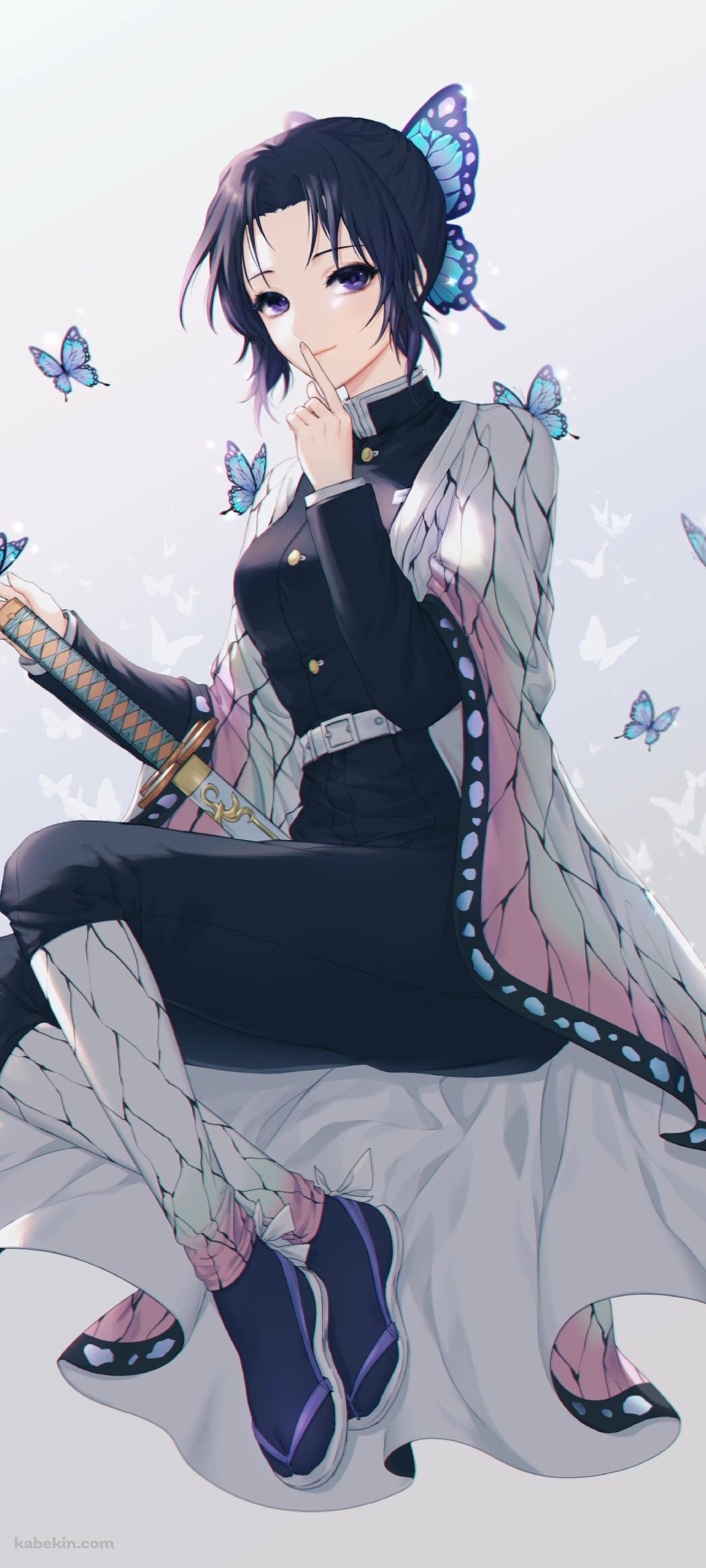 左手の人差し指を口元にあてる胡蝶しのぶ / 鬼滅の刃のAndroidの壁紙(1080px x 2400px) スマホ用