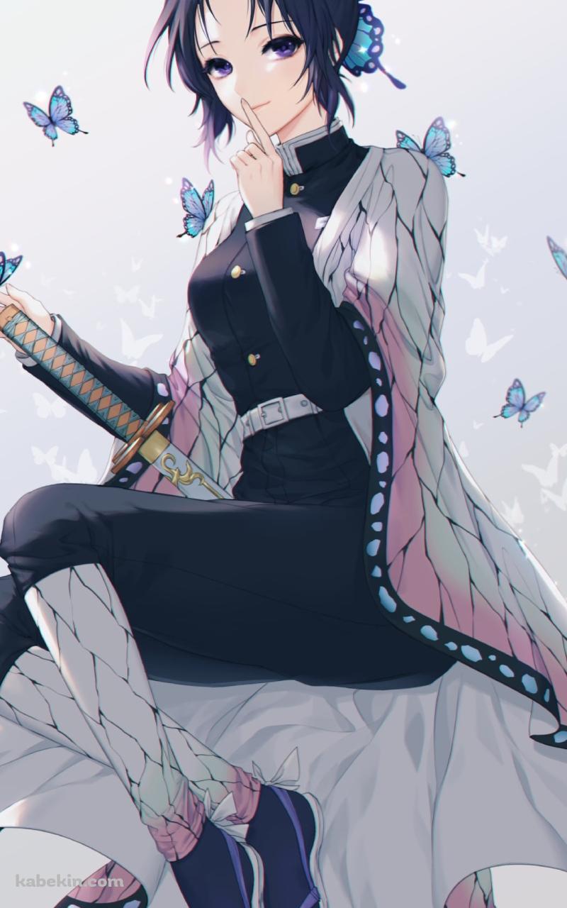 左手の人差し指を口元にあてる胡蝶しのぶ / 鬼滅の刃のAndroidの壁紙(800px x 1280px) スマホ用