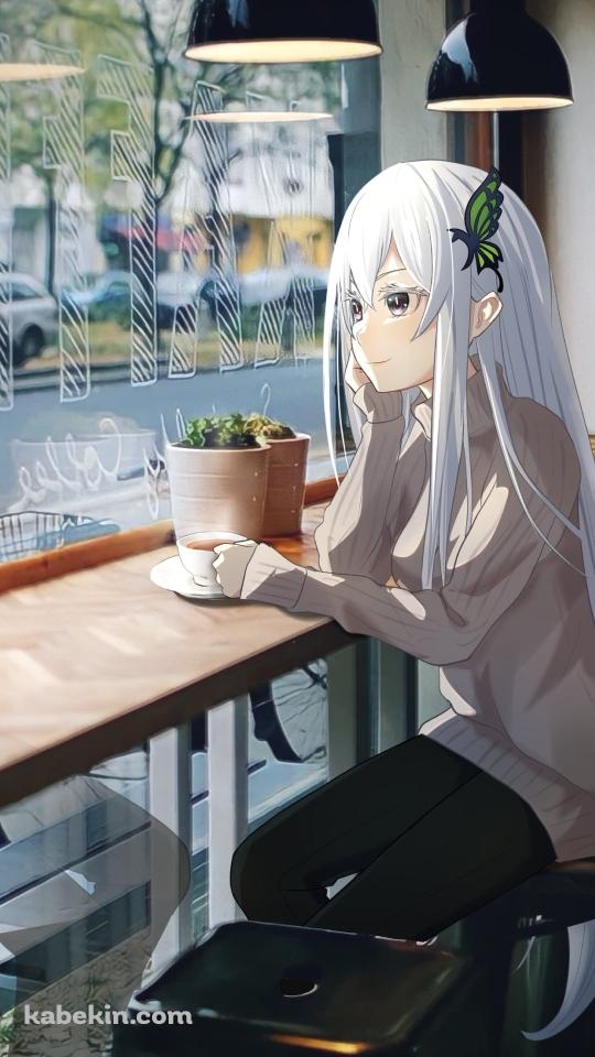 カフェでリラックスして外を眺めるエキドナ / 可愛い / 白い髪色 / re:ゼロから始める異世界生活のAndroidの壁紙(540px x 960px) スマホ用