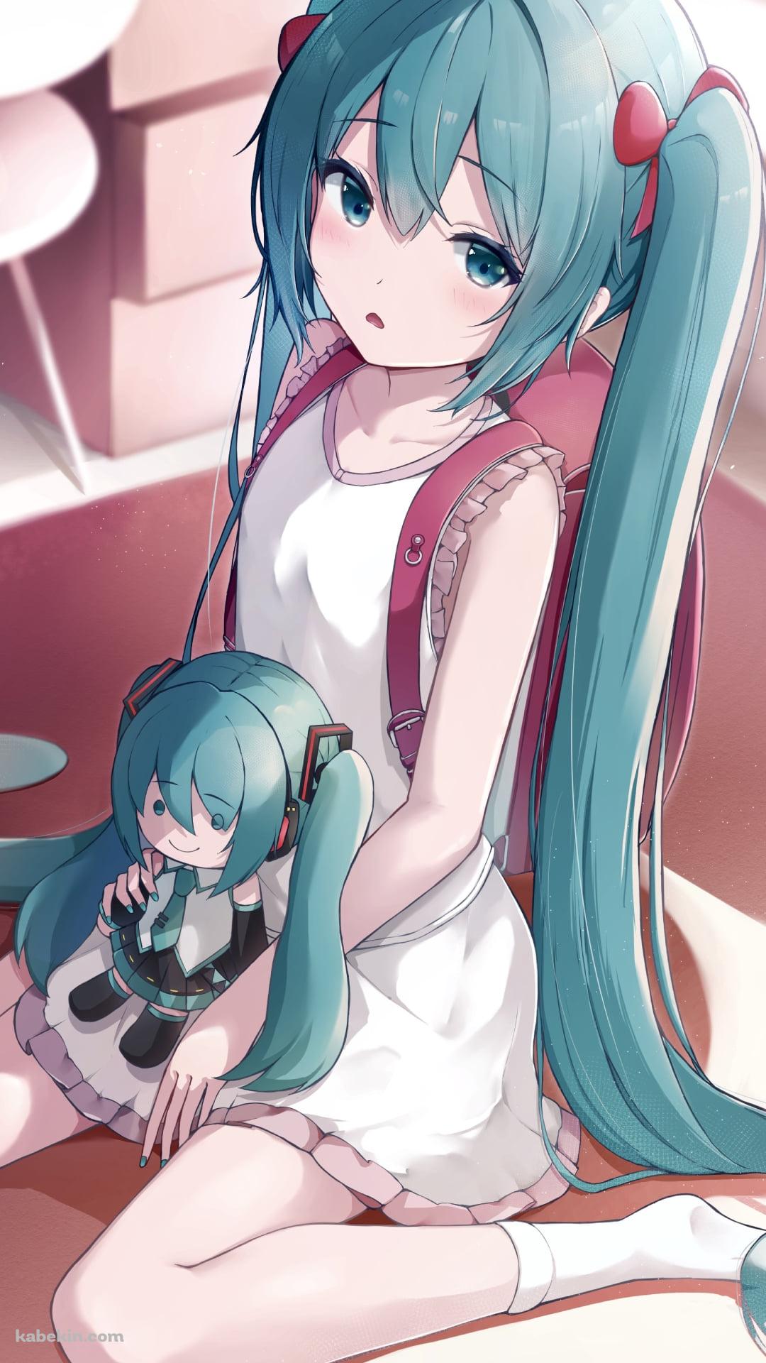 初音ミクの人形を抱えるピンクのランドセルを背負った初音ミク / ボカロ / ボーカロイドのAndroidの壁紙(1080px x 1920px) スマホ用