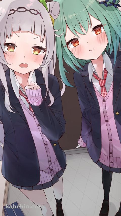 玄関で並んで立っている潤羽るしあと紫咲シオン / ホロライブ / バーチャルYouTuber / VtuberのAndroidの壁紙(480px x 854px) スマホ用