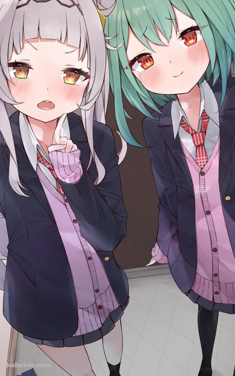 玄関で並んで立っている潤羽るしあと紫咲シオン / ホロライブ / バーチャルYouTuber / VtuberのAndroidの壁紙(800px x 1280px) スマホ用