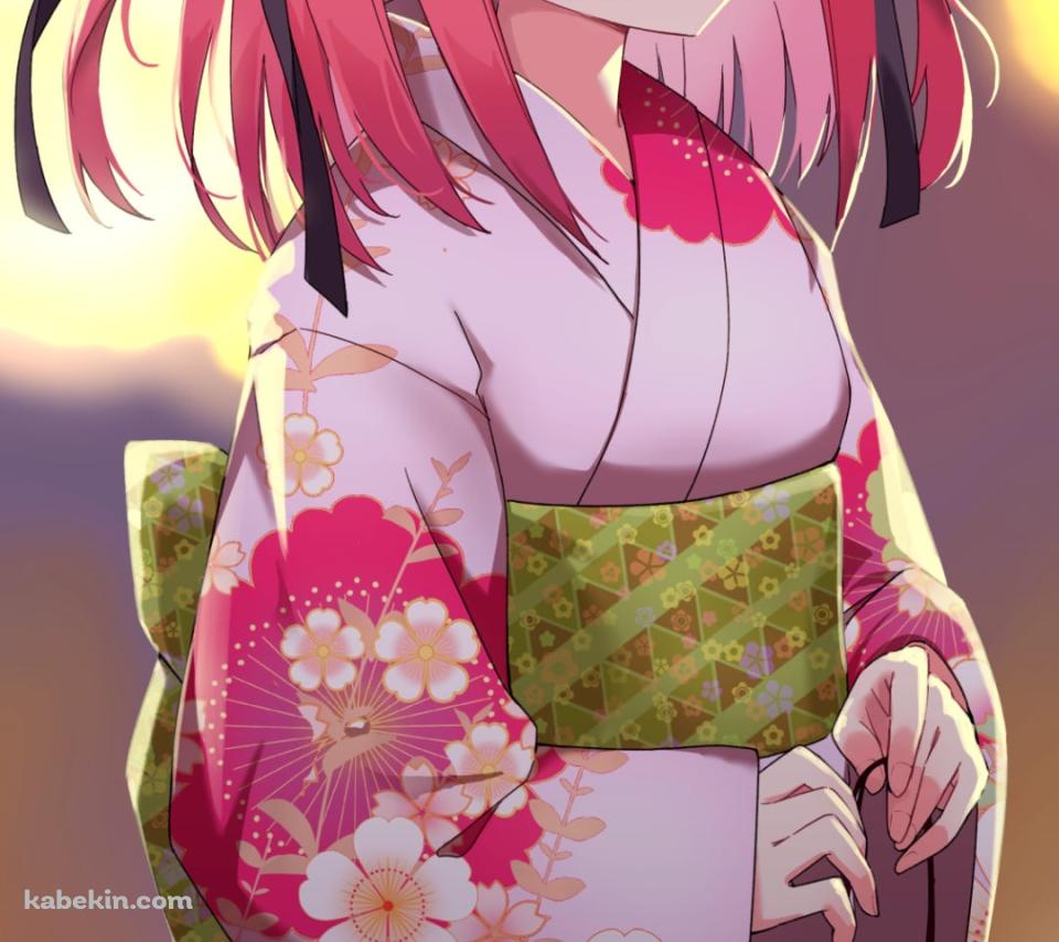 ピンクの花柄の着物を着た可愛い中野二乃 / 緑の帯 / 五等分の花嫁のAndroidの壁紙(960px x 854px) スマホ用