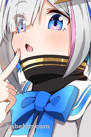 口元に指をあてる天音かなた / 不思議 / 生徒会長 / ホロライブ / バーチャルYouTuber / VtuberのAndroidの壁紙(320px x 480px) スマホ用