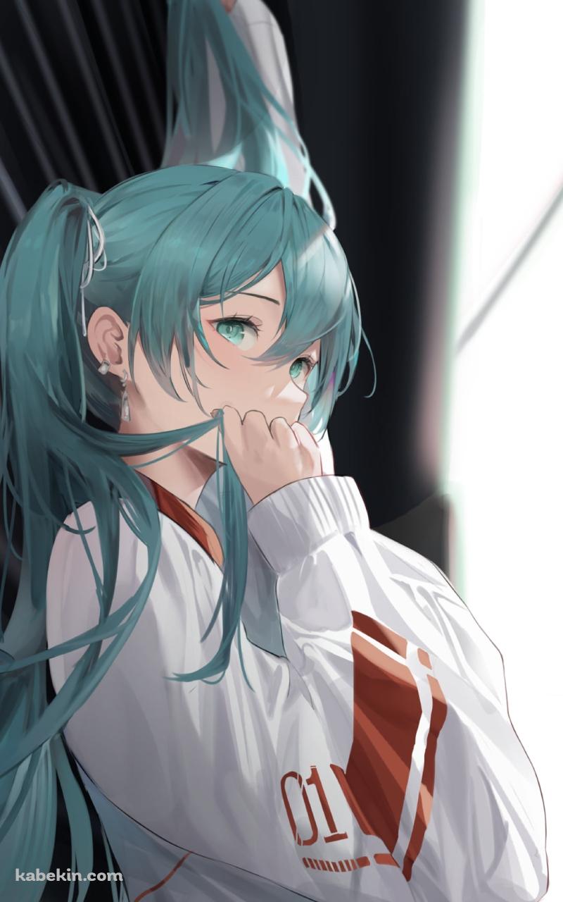 白と赤のジャンパーを着た初音ミク / ボカロ / ボーカロイドのAndroidの壁紙(800px x 1280px) スマホ用