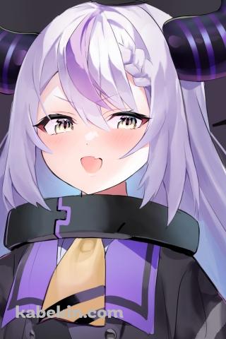 クロウと笑顔でウキウキのラプラス・ダークネス / ホロライブ / バーチャルYouTuber / VtuberのAndroidの壁紙(320px x 480px) スマホ用