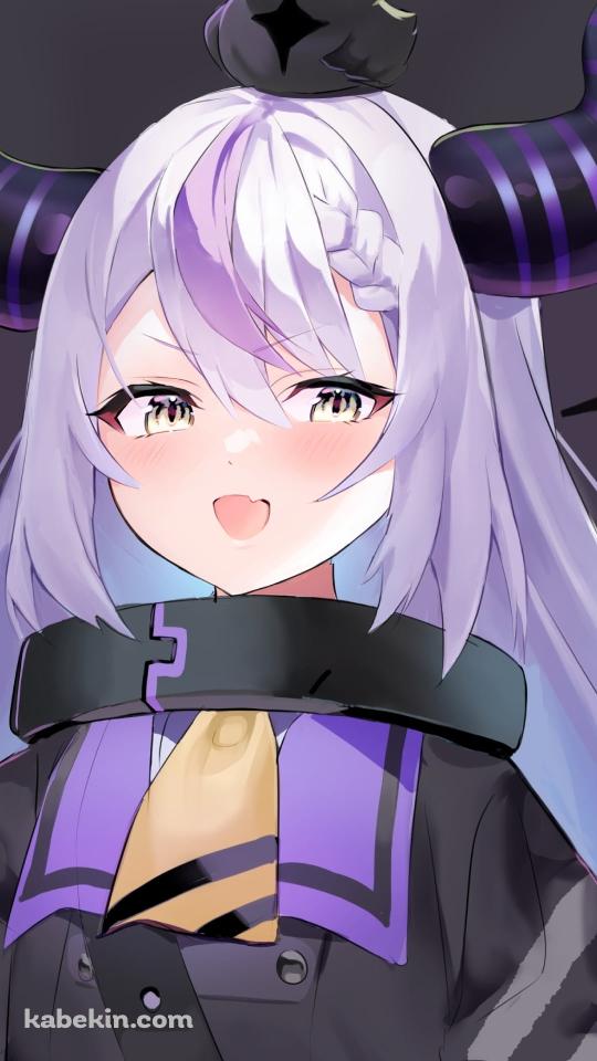 クロウと笑顔でウキウキのラプラス・ダークネス / ホロライブ / バーチャルYouTuber / VtuberのAndroidの壁紙(540px x 960px) スマホ用