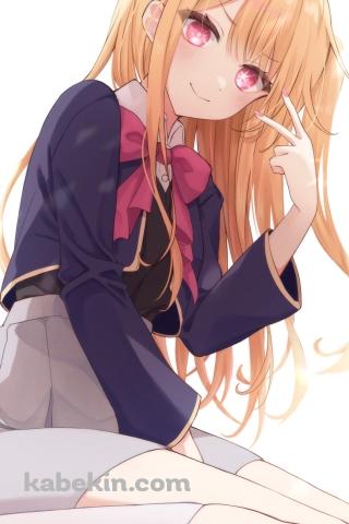 座って微笑みながらピースをする可愛い星野ルビー / 推しの子のAndroidの壁紙(320px x 480px) スマホ用
