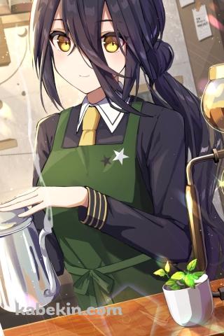 カフェで珈琲を入れたポットを持つマンハッタンカフェ / ウマ娘プリティーダービーのAndroidの壁紙(320px x 480px) スマホ用