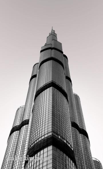 下から見上げたブルジュ・ハリファ / セピア調 / Burj Khalifa seen from belowのAndroidの壁紙(360px x 592px) スマホ用