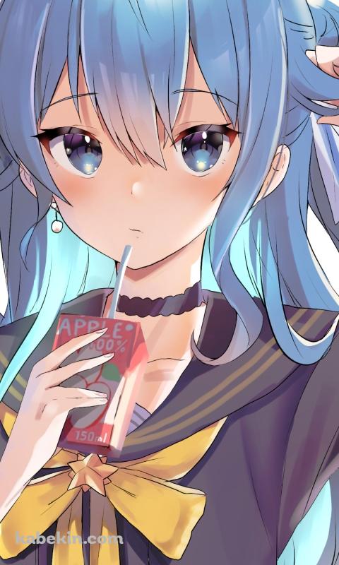 リンゴジュースを飲む星街すいせい / ホロライブ / バーチャルYouTuber / VtuberのAndroidの壁紙(480px x 800px) スマホ用