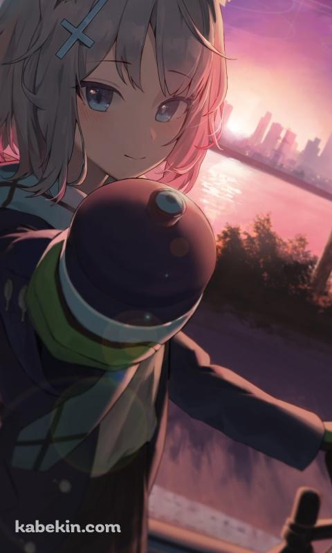 夕陽と砂狼シロコ / 自転車 / マウンテンバイク / ブルアカ / ブルーアーカイブのAndroidの壁紙(480px x 800px) スマホ用