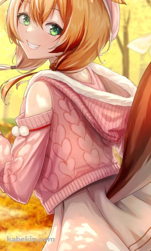 紅葉の中で振り向く笑顔のアユンダ・リス / ホロライブ / バーチャルYouTuber / VtuberのAndroidの壁紙(480px x 800px) スマホ用