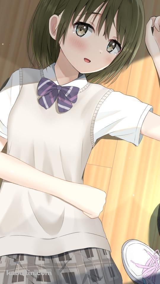 フローリングで仰向けに寝る可愛い七草にちか(ななくさ にちか) / アディダスの靴 / アイドルマスターシャイニーカラーズのAndroidの壁紙(540px x 960px) スマホ用