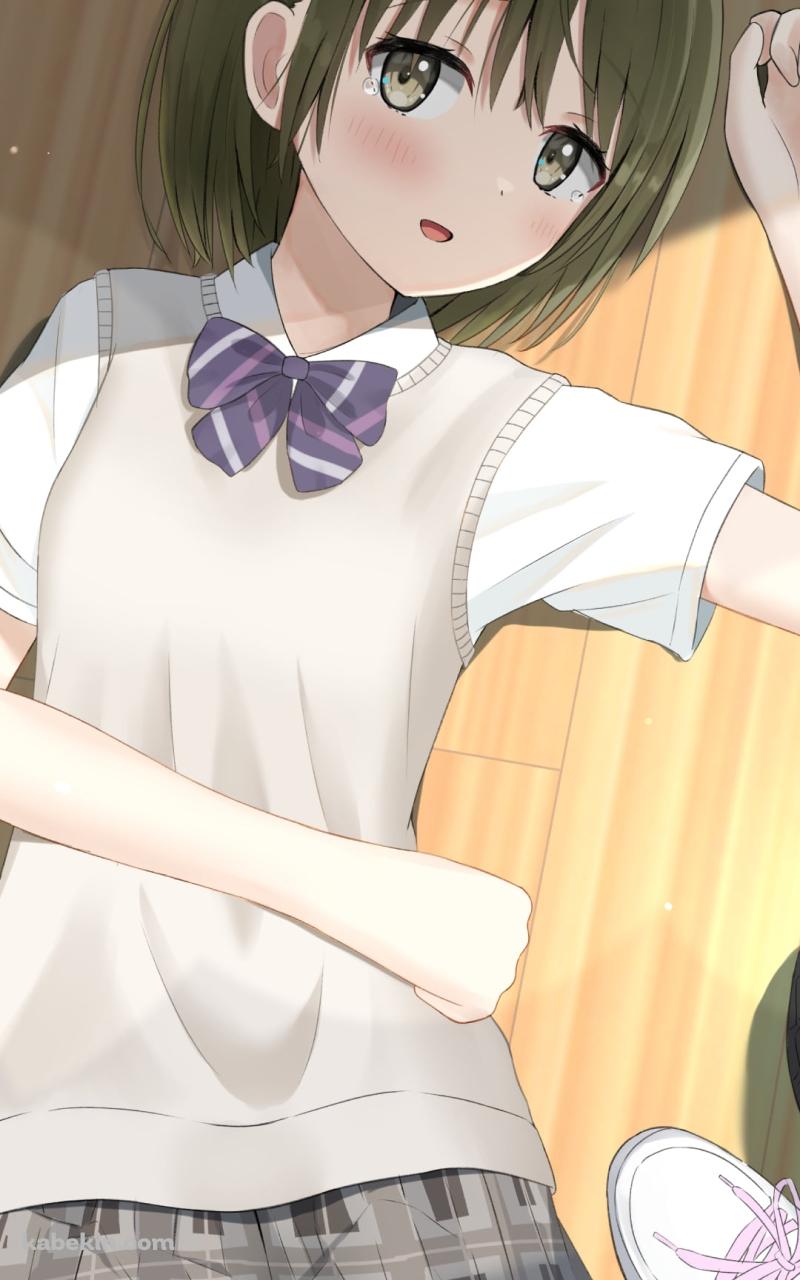 フローリングで仰向けに寝る可愛い七草にちか(ななくさ にちか) / アディダスの靴 / アイドルマスターシャイニーカラーズのAndroidの壁紙(800px x 1280px) スマホ用