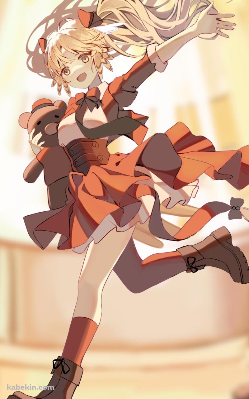 左手を広げてジャンプする笑顔のパインコーン / クマのぬいぐるみ / アークナイツのAndroidの壁紙(800px x 1280px) スマホ用