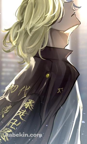 空を見上げる佐野万次郎 / 東京リベンジャーズのAndroidの壁紙(360px x 592px) スマホ用