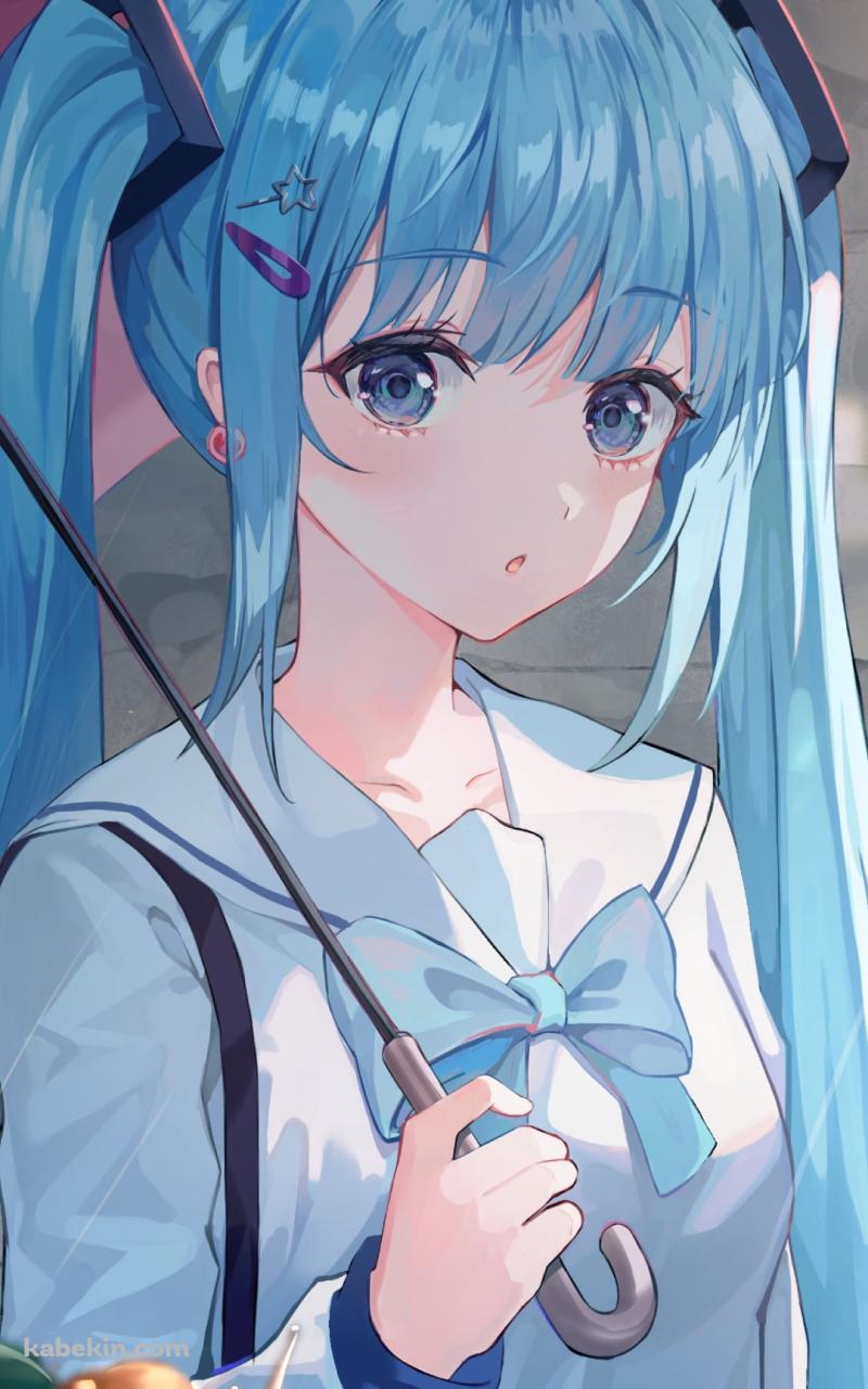 ピンクの傘をさして緑の葉の上のカタツムリを見る初音ミク / ボカロ / ボーカロイドのAndroidの壁紙(800px x 1280px) スマホ用
