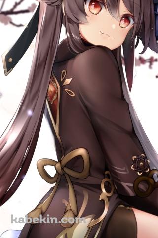 女の子座りをして花見をする胡桃 / 桜 / 原神のAndroidの壁紙(320px x 480px) スマホ用