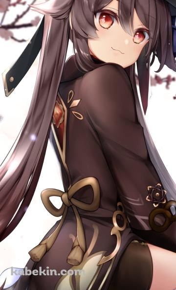 女の子座りをして花見をする胡桃 / 桜 / 原神のAndroidの壁紙(360px x 592px) スマホ用