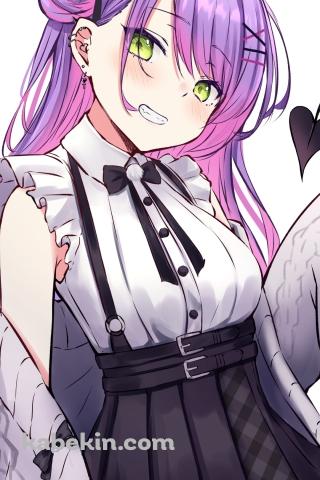 こちらに笑うプニプニの常闇トワ / 緑の瞳 / 紫のロングヘア― / ホロライブ / バーチャルYouTuber / VtuberのAndroidの壁紙(320px x 480px) スマホ用