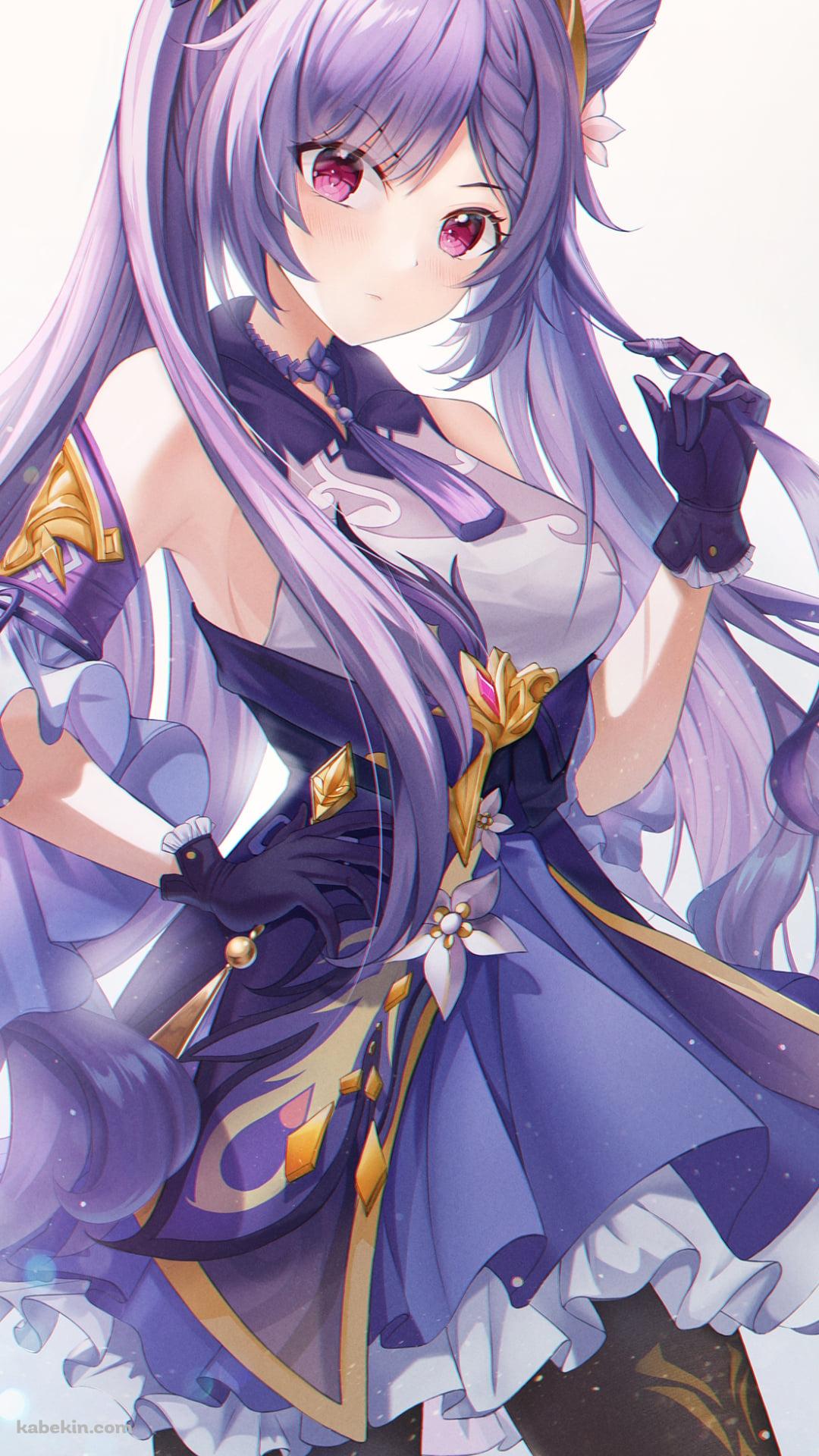 右手を腰にあてて左手で髪を触る刻晴 / 原神のAndroidの壁紙(1080px x 1920px) スマホ用