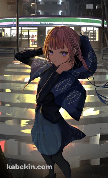 横断歩道の前でこちらを見る花譜 / ファミリーマート / コンビニ / 夜 / 赤信号 / バーチャルYouTuber  / VtuberのAndroidの壁紙(360px x 592px) スマホ用