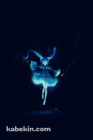 空中に浮き青く光る初音ミク / ボカロ / ボーカロイドのAndroidの壁紙(320px x 480px) スマホ用