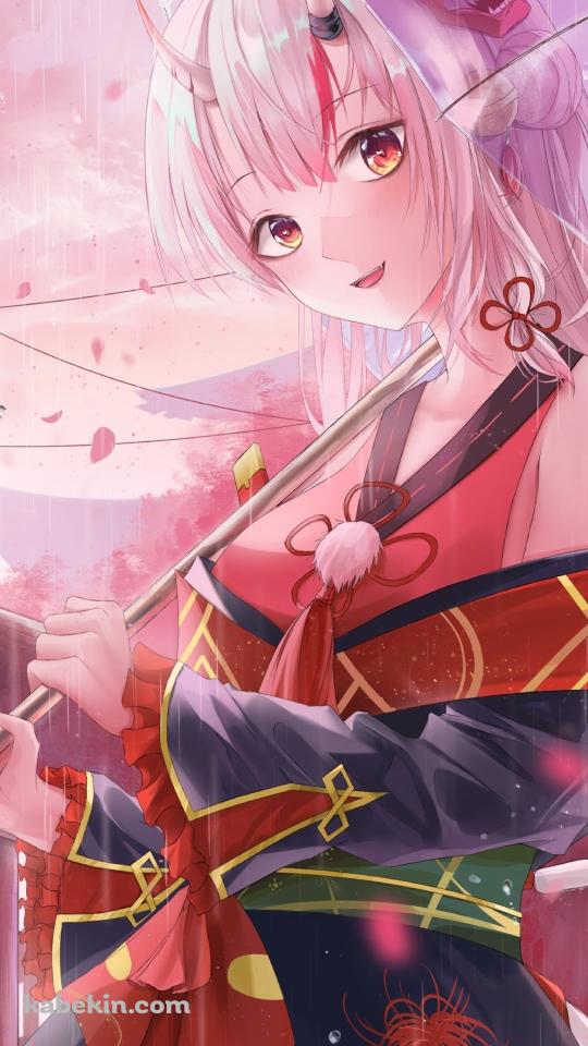 桜の花が舞い雨が降る中でビニール傘をさす可愛い百鬼あやめ / ホロライブ / バーチャルYouTuber / VtuberのAndroidの壁紙(540px x 960px) スマホ用