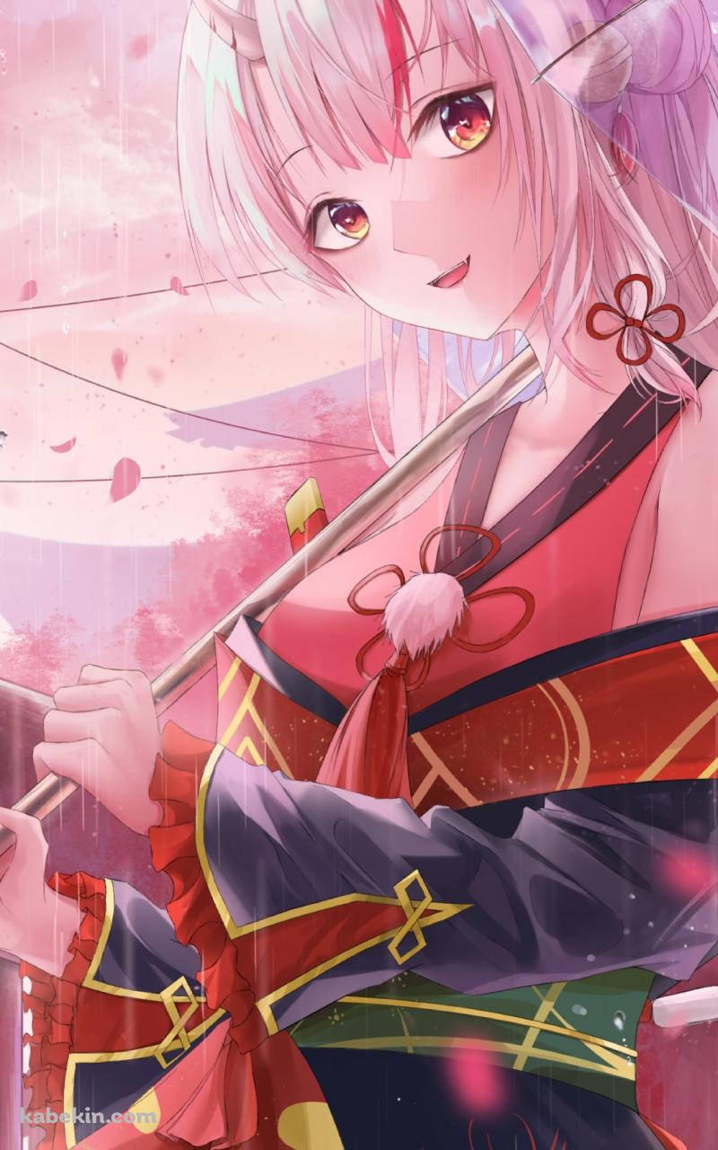 桜の花が舞い雨が降る中でビニール傘をさす可愛い百鬼あやめ / ホロライブ / バーチャルYouTuber / VtuberのAndroidの壁紙(800px x 1280px) スマホ用