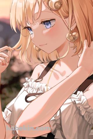 夕暮れ、髪を触り見つめるワトソン・アメリア / ホロライブ / バーチャルYouTuber / VtuberのAndroidの壁紙(320px x 480px) スマホ用