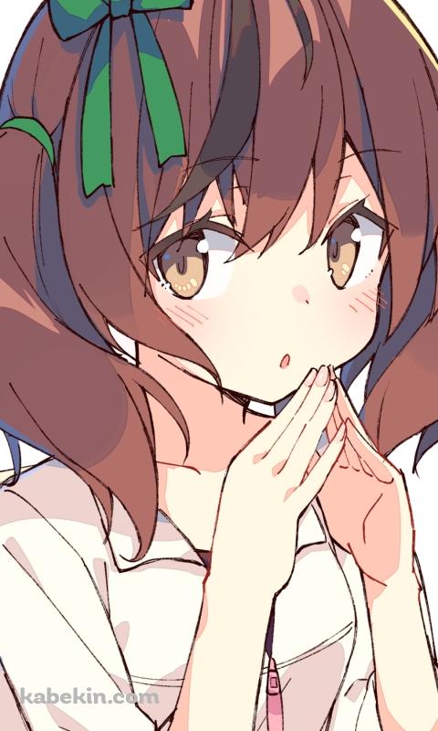 両手を合わせて椅子に座る可愛いナイスネイチャ / ウマ娘プリティーダービーのAndroidの壁紙(480px x 800px) スマホ用