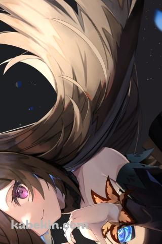 両手でハートを作り微笑むライスシャワー / 黒いドレス / 青い花のブローチ / ウマ娘プリティーダービーのAndroidの壁紙(320px x 480px) スマホ用