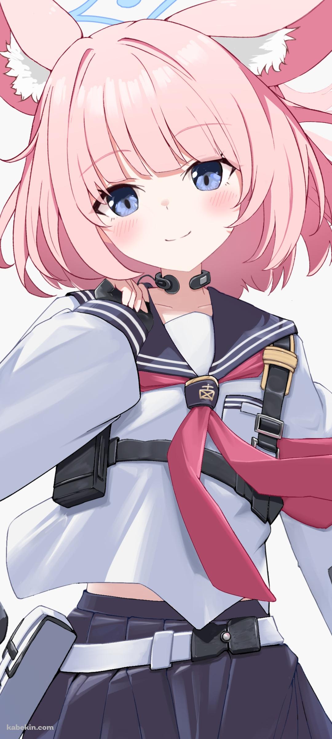 こちらに微笑むニコ / セーラー服 / ブルアカ / ブルーアーカイブのAndroidの壁紙(1080px x 2400px) スマホ用