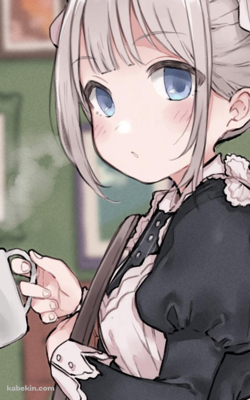 白いマグカップを持ちながらこちらを見つめるメイド姿の芹沢あさひ / しゅごキャラ！ / アイドルマスターシャイニーカラーズのAndroidの壁紙(800px x 1280px) スマホ用