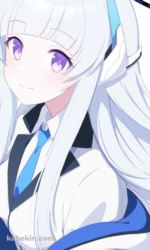 紫の大きな瞳でこちらを見て微笑む生塩ノア / ブルアカ / ブルーアーカイブのAndroidの壁紙(480px x 800px) スマホ用