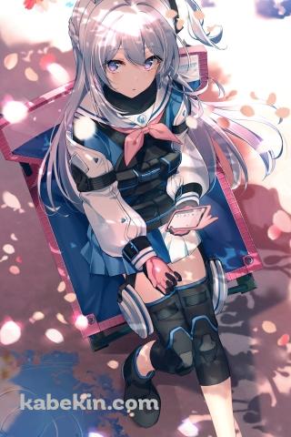 青とピンクの椅子に座り桜を見上げる月雪ミヤコ / ブルアカ / ブルーアーカイブのAndroidの壁紙(320px x 480px) スマホ用