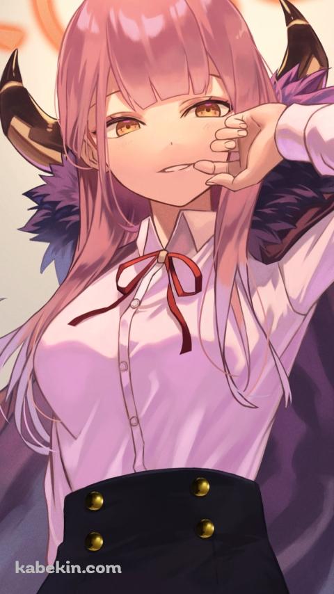 顔に左手をあてて微笑む陸八魔アル(りくはちまある) / ブルアカ / ブルーアーカイブのAndroidの壁紙(480px x 854px) スマホ用