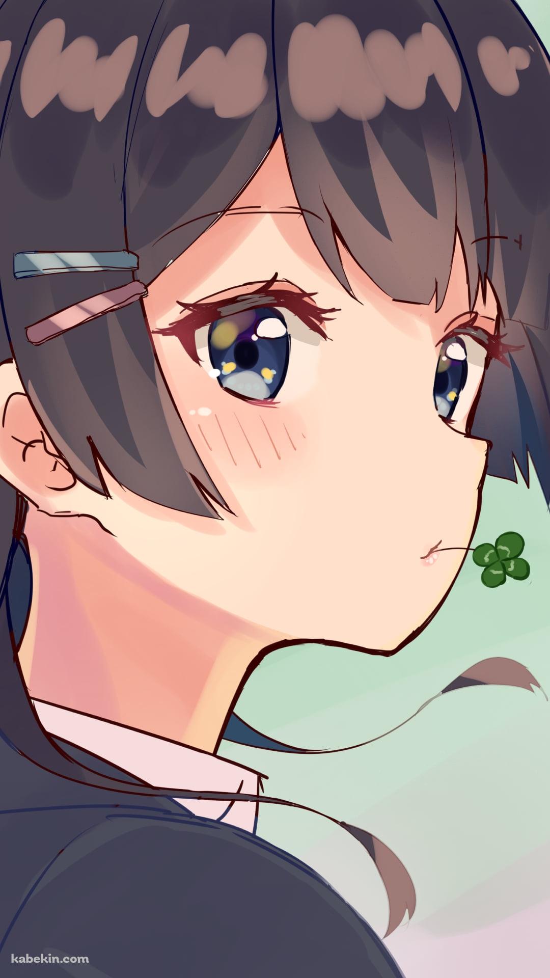四つ葉のクローバーを咥える月ノ美兎 / にじさんじ / バーチャルYouTuber / VtuberのAndroidの壁紙(1080px x 1920px) スマホ用